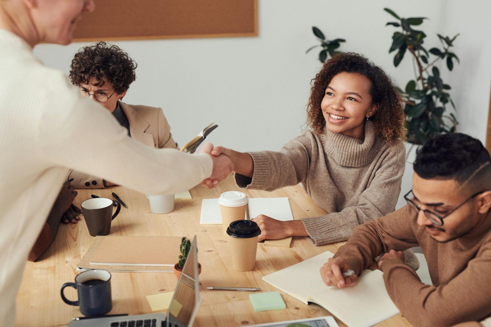 L’Art du Stylo Personnalisé : Un Cadeau d’Entreprise Qui Marque les Esprits