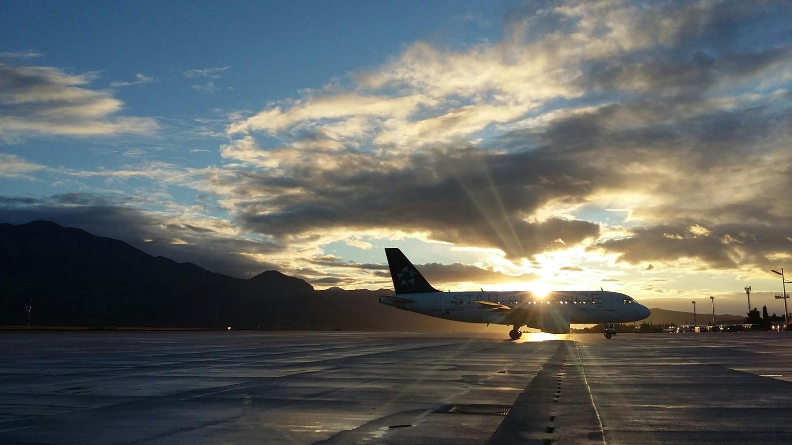 Devenir hôtesse de l’air à Papeete : un métier de passion et de rigueur